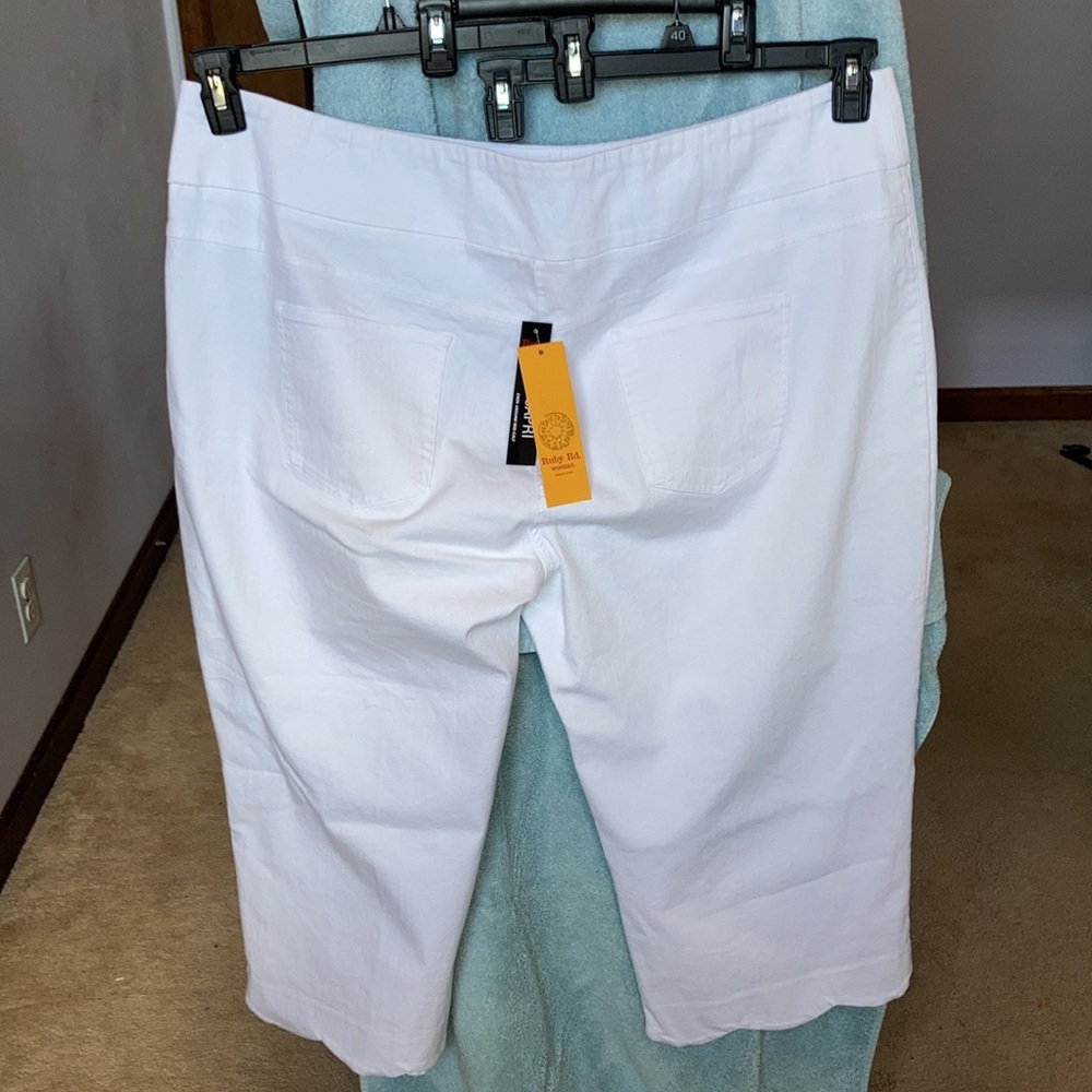 3/$45 RUBY rd scalloped hemline white Capri ends mid calf size 24W - Picture 8 of 17